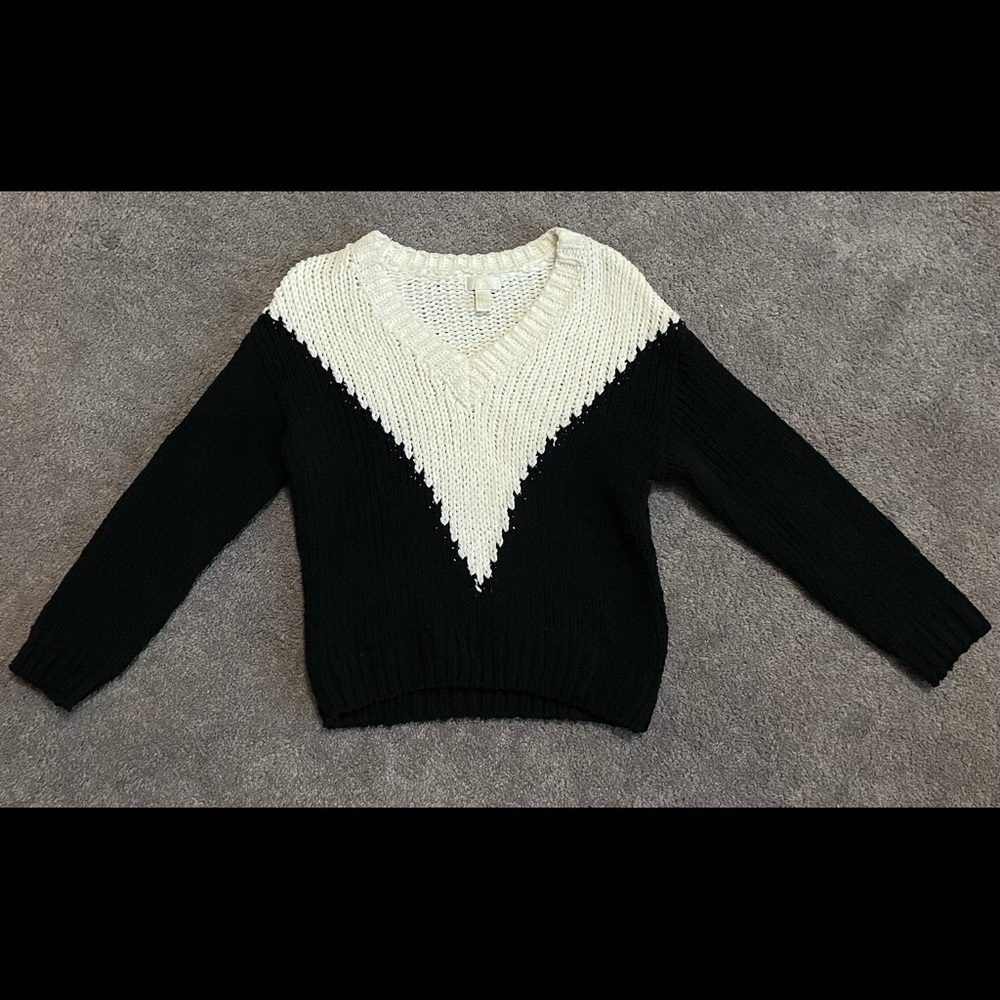 Forever 21 Oversized V-Neck Knit Sweater